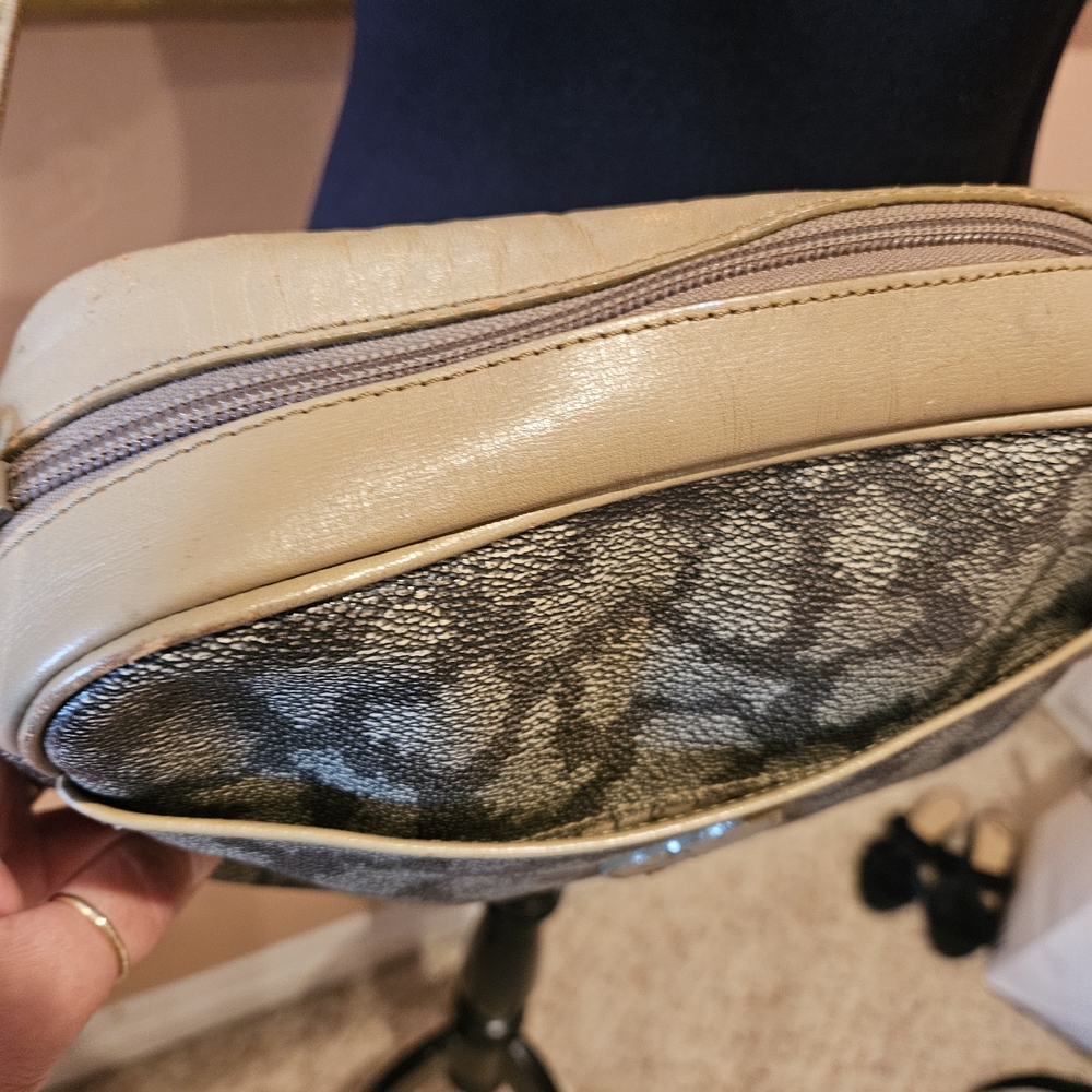 Vintage Yves Saint Laurent Beige and Gray Crossbody Bag - Picture 5 of 16